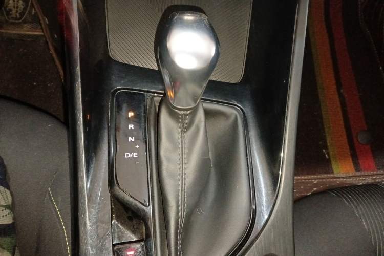 Used Roewe i5 2021 1.5L CVT Platinum Edition Gear Lever