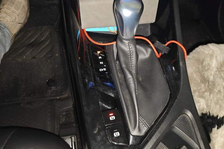 Used Roewe i5 2021 Revised Version 1.5L CVT Diamond Edition Gear Lever