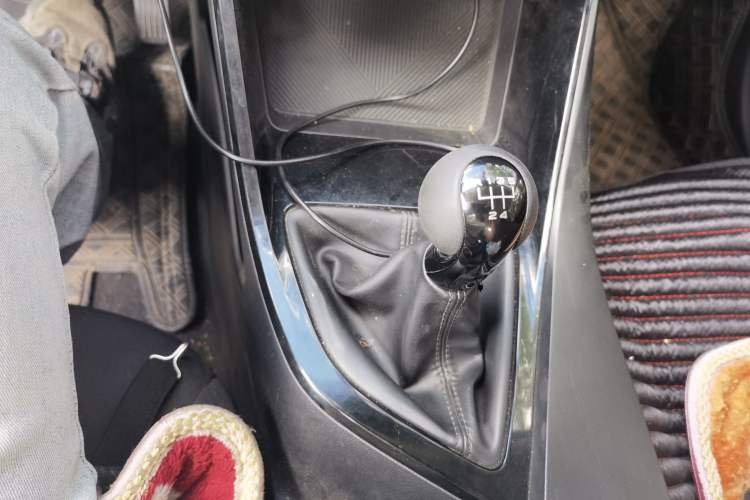Used Roewe i5 2021 1.5L Manual Platinum Edition Gear Lever