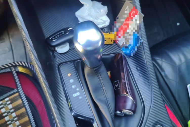 Used Roewe i5 2021 Revised Version 1.5L CVT Diamond Edition Gear Lever