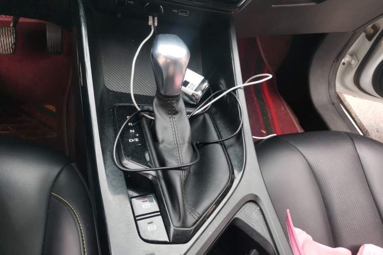Used Roewe i5 2021 1.5L CVT Diamond Edition Gear Lever