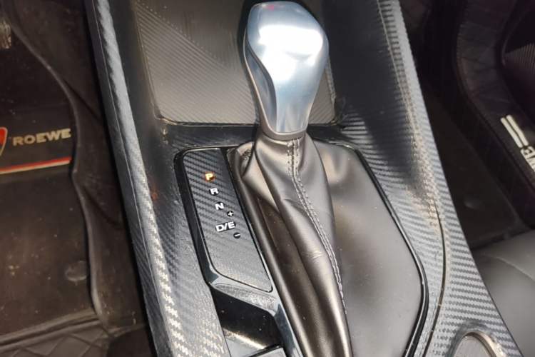 Used Roewe i5 2021 Revised Version 1.5L CVT Diamond Edition Gear Lever