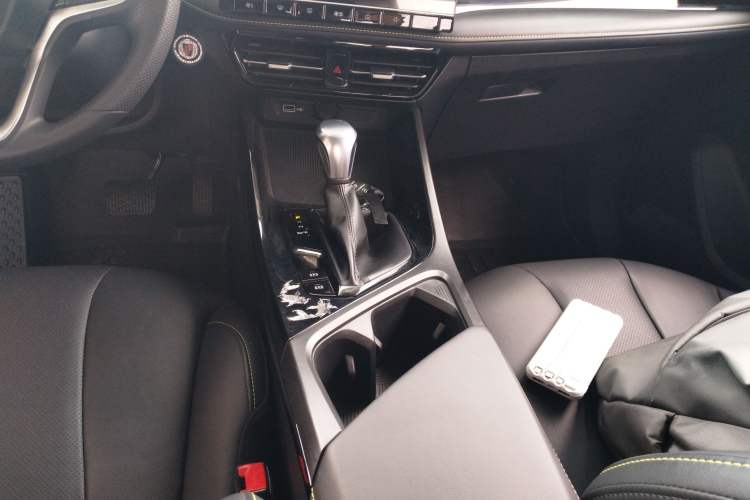 Used Roewe i5 2021 Revised Version 1.5L CVT Diamond Edition Gear Lever