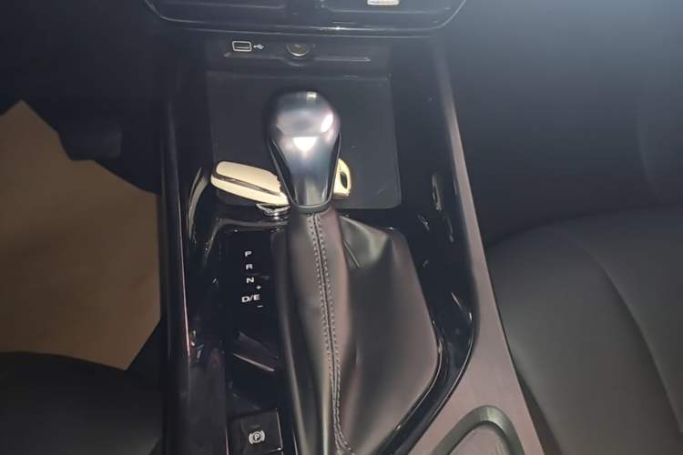 Used Roewe i5 2021 1.5L CVT Starry Edition Gear Lever