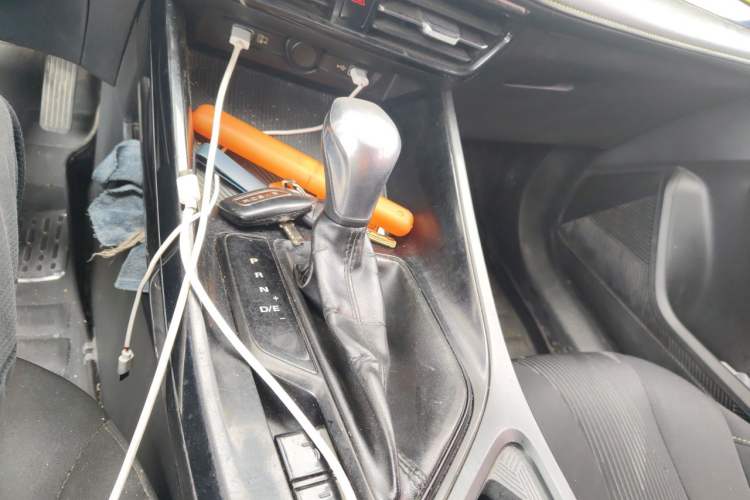 Used Roewe i5 2021 1.5L CVT Platinum Edition Gear Lever
