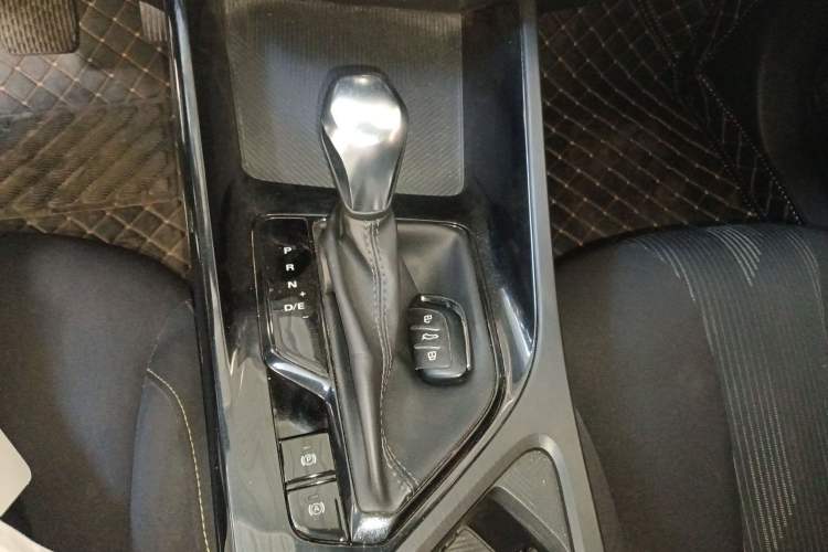 Used Roewe i5 2021 1.5L CVT Platinum Edition Gear Lever