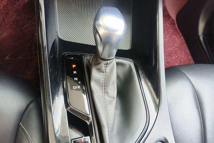 Used Roewe i5 2021 1.5L CVT Diamond Edition Gear Lever