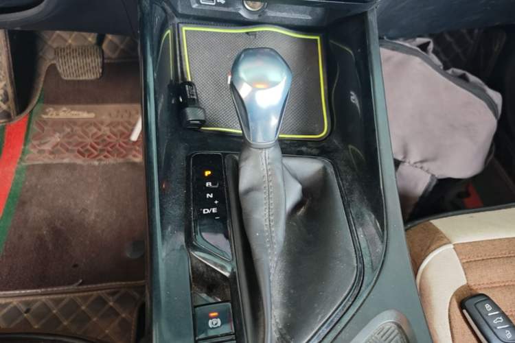 Used Roewe i5 2021 1.5L CVT Diamond Edition Gear Lever