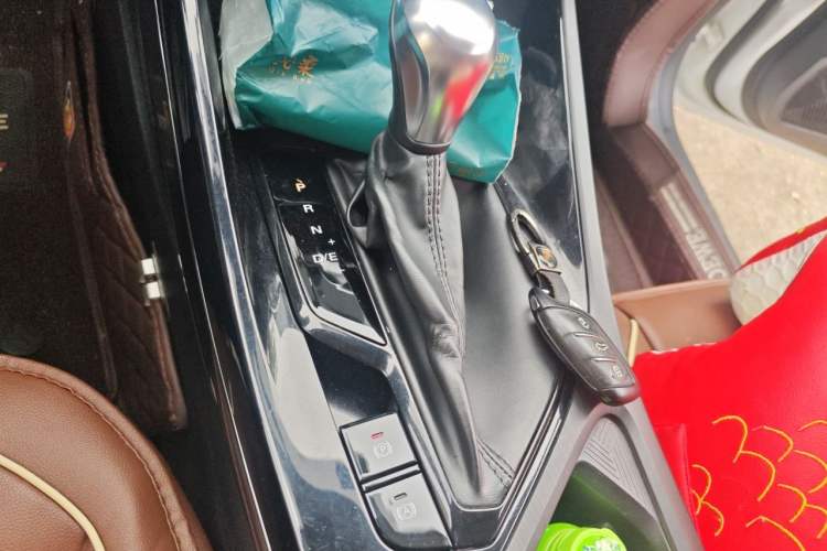 Used Roewe i5 2021 1.5L CVT Platinum Edition Gear Lever