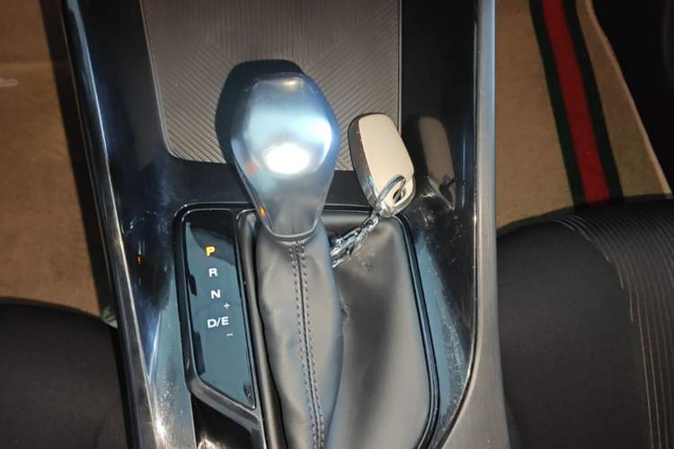 Used Roewe i5 2021 1.5L CVT Platinum Edition Gear Lever