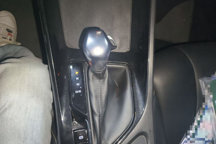 Used Roewe i5 2021 1.5L CVT Starry Edition Gear Lever