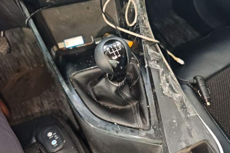 Used Roewe i5 2021 1.5L Manual Platinum Edition Gear Lever