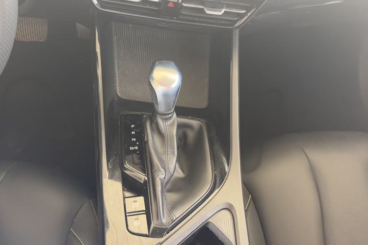 Used Roewe i5 2021 1.5L CVT Diamond Edition Gear Lever