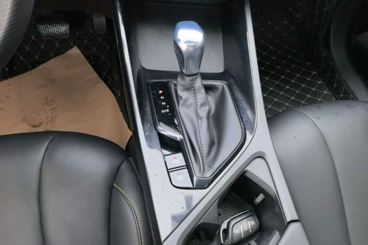 Used Roewe i5 2021 1.5L CVT Diamond Edition Gear Lever
