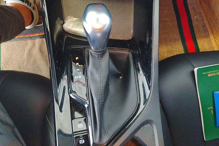 Used Roewe i5 2021 1.5L CVT Platinum Edition Gear Lever