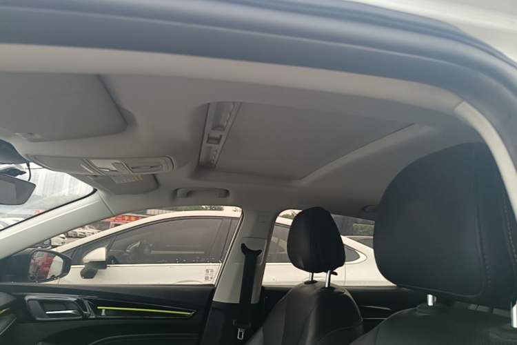 Used Roewe i5 2021 1.5L CVT Starry Edition Headliner
