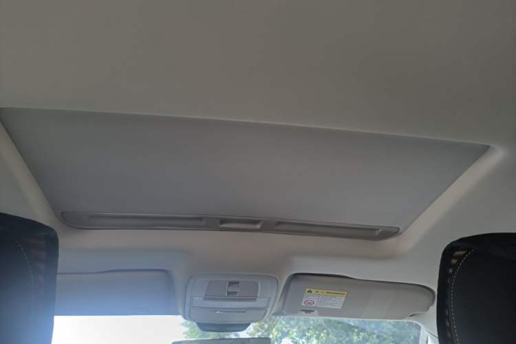Used Roewe i5 2021 1.5L CVT Platinum Edition Headliner