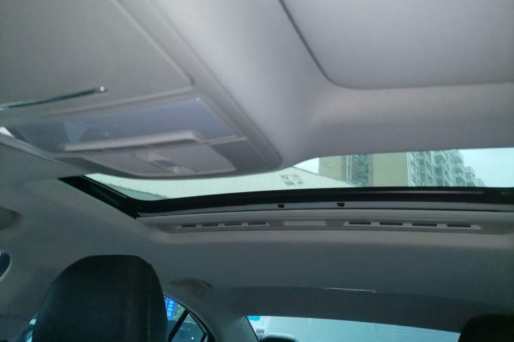 Used Roewe i5 2021 Revised Version 1.5L CVT Diamond Edition Headliner