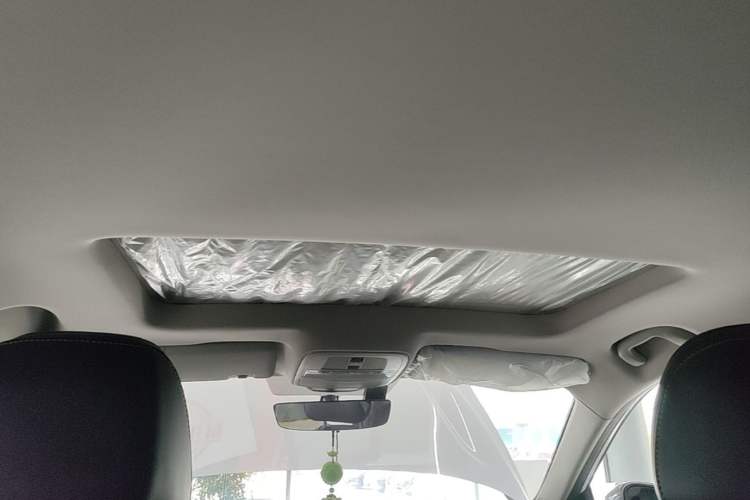 Used Roewe i5 2021 Revised Version 1.5L CVT Diamond Edition Headliner