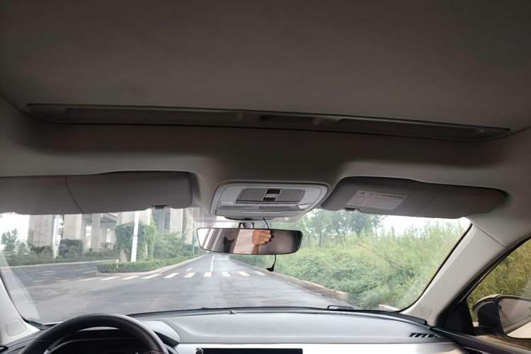Used Roewe i5 2021 1.5L CVT Black Gold Edition Headliner