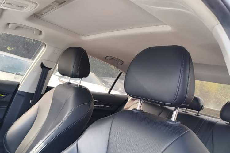 Used Roewe i5 2021 1.5L CVT Diamond Edition Headliner