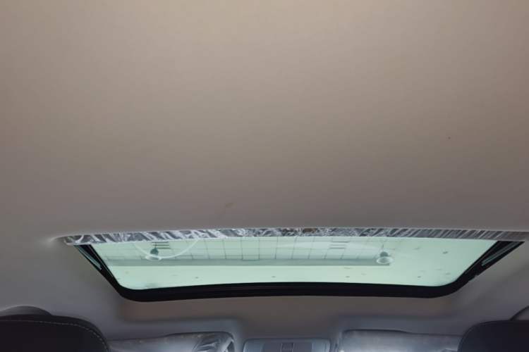 Used Roewe i5 2021 Revised Version 1.5L CVT Diamond Edition Headliner