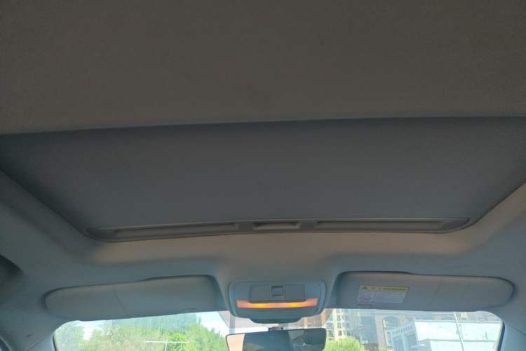Used Roewe i5 2021 Revised Version 1.5L CVT Diamond Edition Headliner