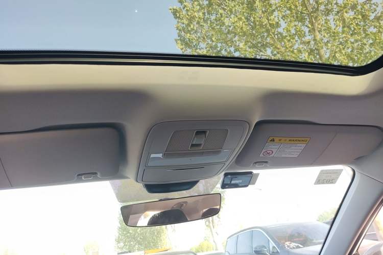 Used Roewe i5 2021 1.5L CVT Platinum Edition Headliner
