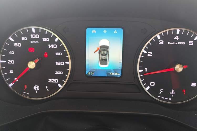 Used Roewe i5 2021 1.5L Manual Diamond Edition Instrument Cluster