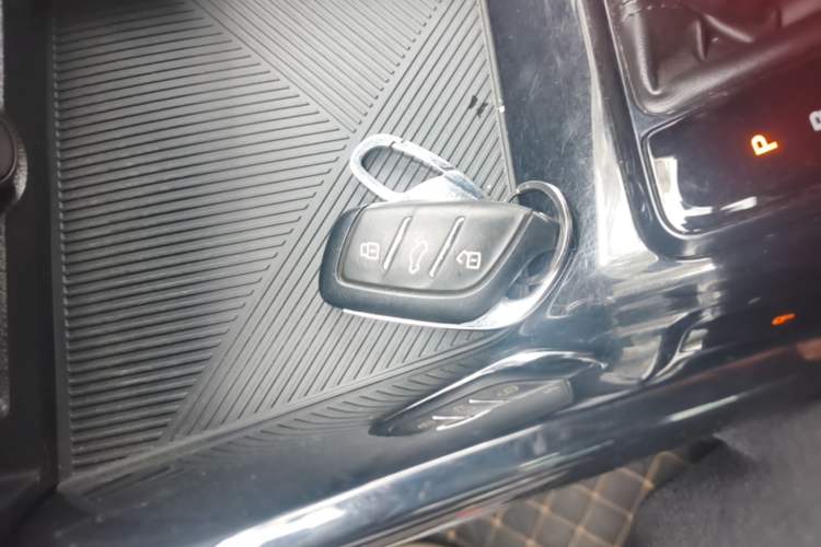 Used Roewe i5 2021 1.5L CVT Platinum Edition Interior 1