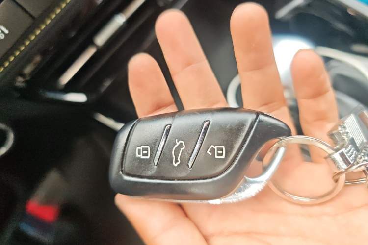 Used Roewe i5 2021 1.5L CVT Platinum Edition Interior 1