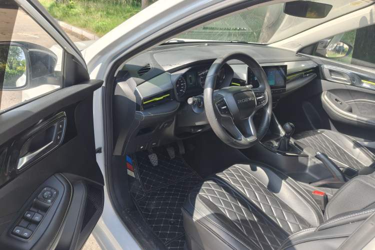 Used Roewe i5 2021 1.5L Manual Platinum Edition Interior 1