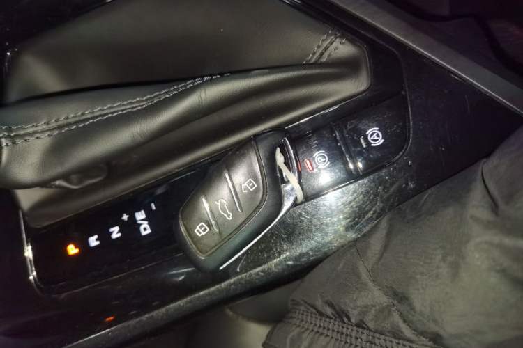 Used Roewe i5 2021 Revised Version 1.5L CVT Diamond Edition Interior 1