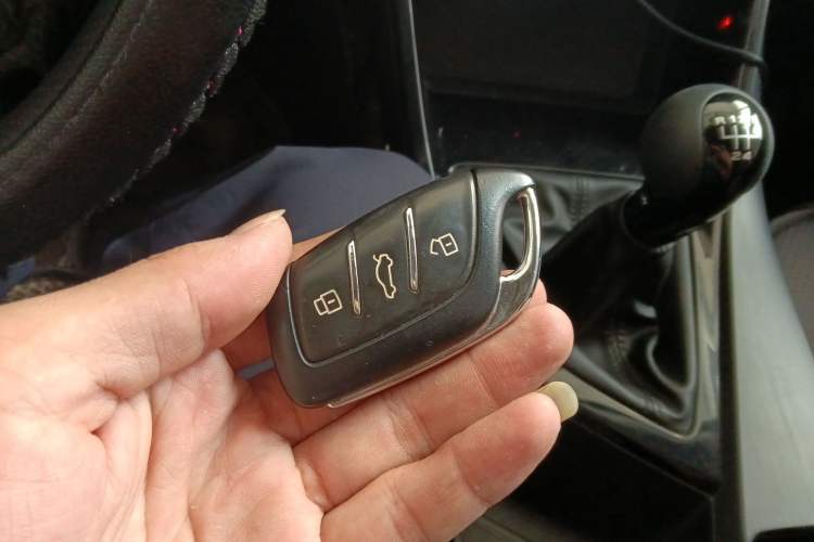 Used Roewe i5 2021 1.5L Manual Platinum Edition Interior 1