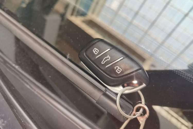 Used Roewe i5 2021 1.5L Manual Platinum Edition Interior 1