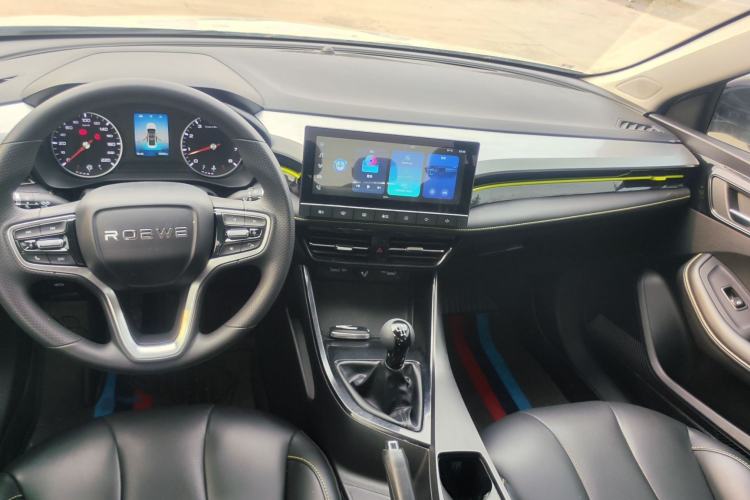 Used Roewe i5 2021 1.5L Manual Diamond Edition Interior 1