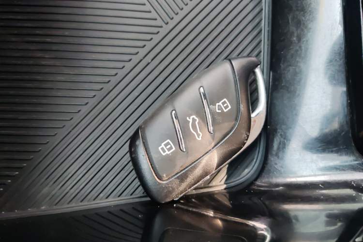 Used Roewe i5 2021 1.5L CVT Platinum Edition Interior 1