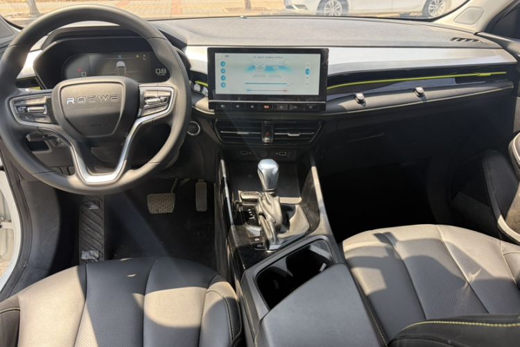 Used Roewe i5 2021 1.5L CVT Diamond Edition Interior 1