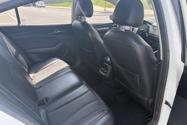 Used Roewe i5 2021 1.5L CVT Diamond Edition Interior 11