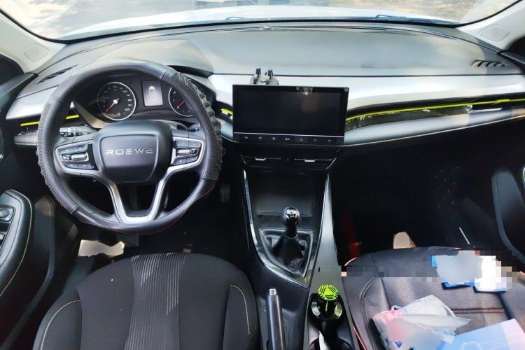 Used Roewe i5 2021 1.5L Manual Platinum Edition Interior 2