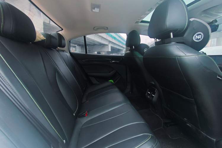 Used Roewe i5 2021 1.5L Manual Diamond Edition Interior 3