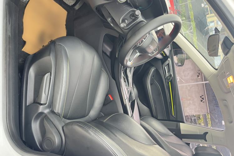 Used Roewe i5 2021 1.5L CVT Diamond Edition Interior 3