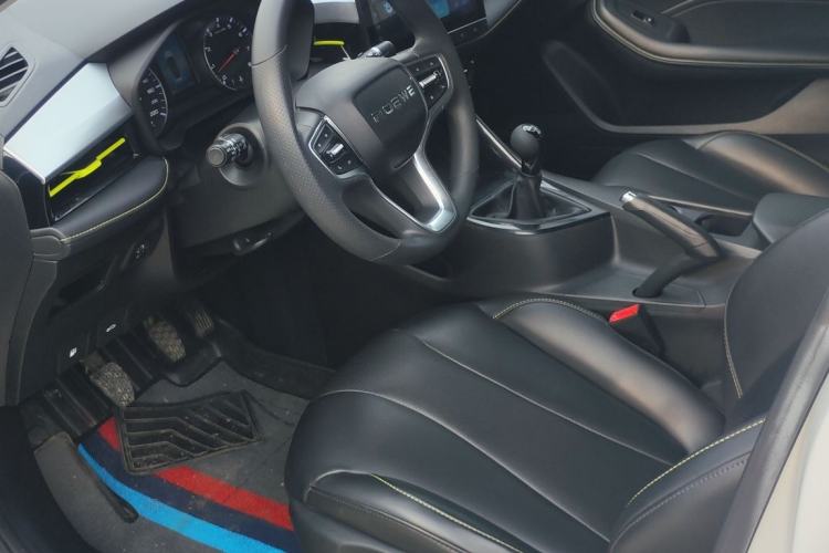 Used Roewe i5 2021 1.5L Manual Diamond Edition Interior 3