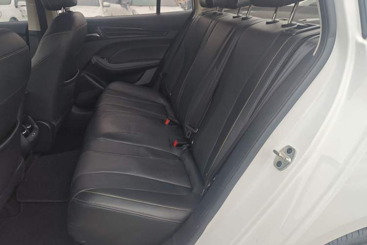 Used Roewe i5 2021 Revised Version 1.5L CVT Diamond Edition Interior 4