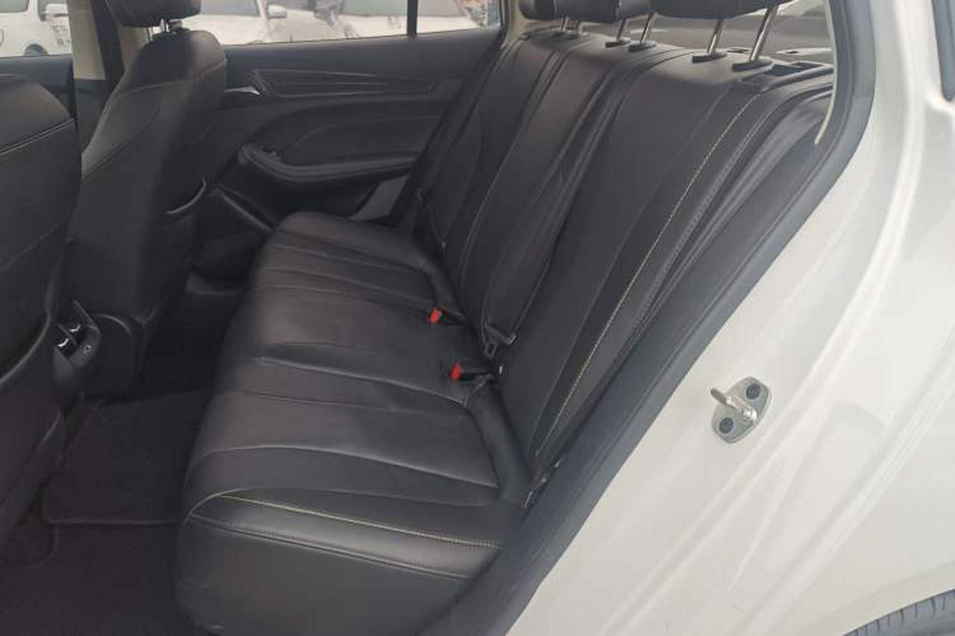 Used Roewe i5 2021 Revised Version 1.5L CVT Diamond Edition Interior 4