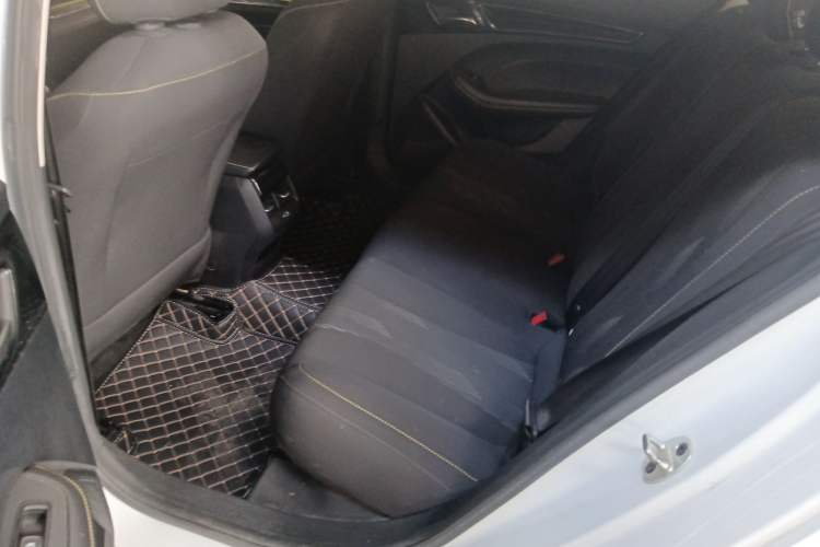 Used Roewe i5 2021 1.5L CVT Platinum Edition Interior 4