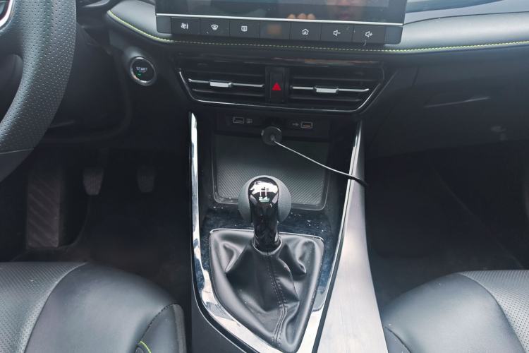 Used Roewe i5 2021 1.5L Manual Diamond Edition Interior 5
