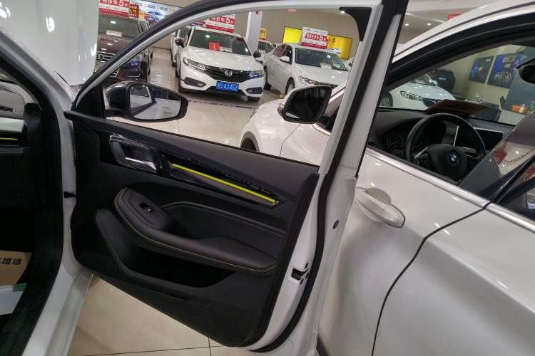 Used Roewe i5 2021 1.5L CVT Platinum Edition Interior 5