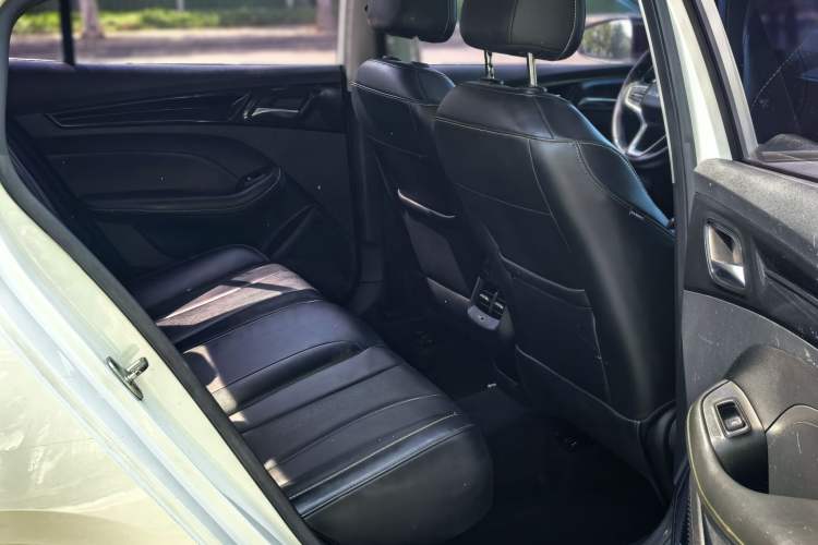 Used Roewe i5 2021 1.5L CVT Diamond Edition Interior 6