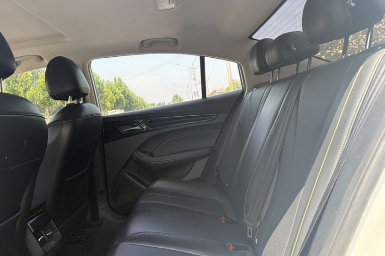 Used Roewe i5 2021 1.5L CVT Diamond Edition Interior 6